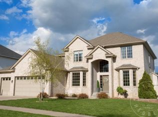 6654 Empire Ct N, Maple Grove, MN 55311