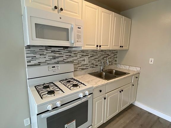 2nd image of 2505 & 2509 S Denison Ave #2505-05