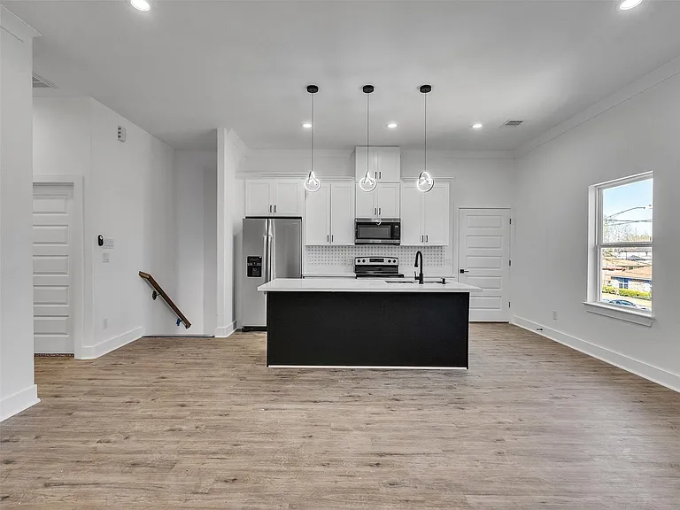 5130 Clover St #A — Photo 15