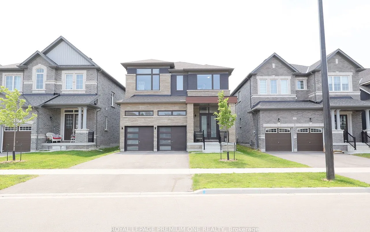 4 bed, $2,800 — Photo 1