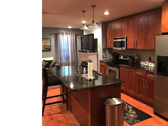 3rd image of 1215 N Randolph St #3