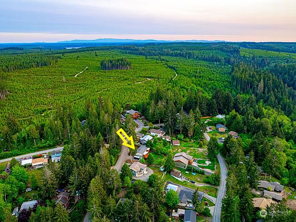 4th image of 500 E Twanoh Falls Drive