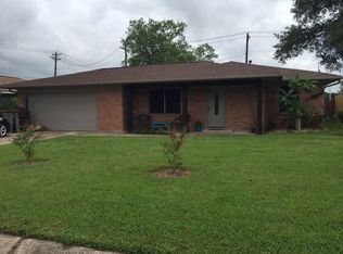 912 Perry St, Angleton, TX 77515