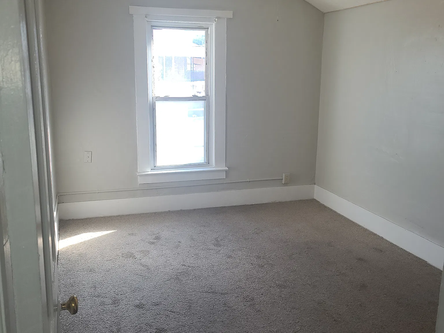 2 bed, 700 sqft, $1,100 — Photo 3