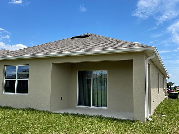 3rd image of 1827 Egret Meadows Ave