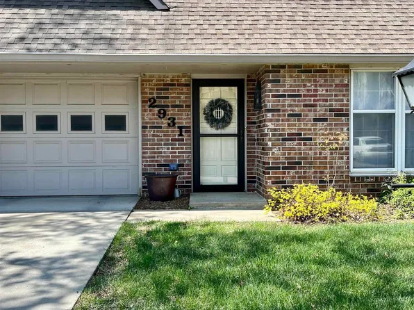 2931 SW Foxcroft 1 Ct, Topeka, KS 66614