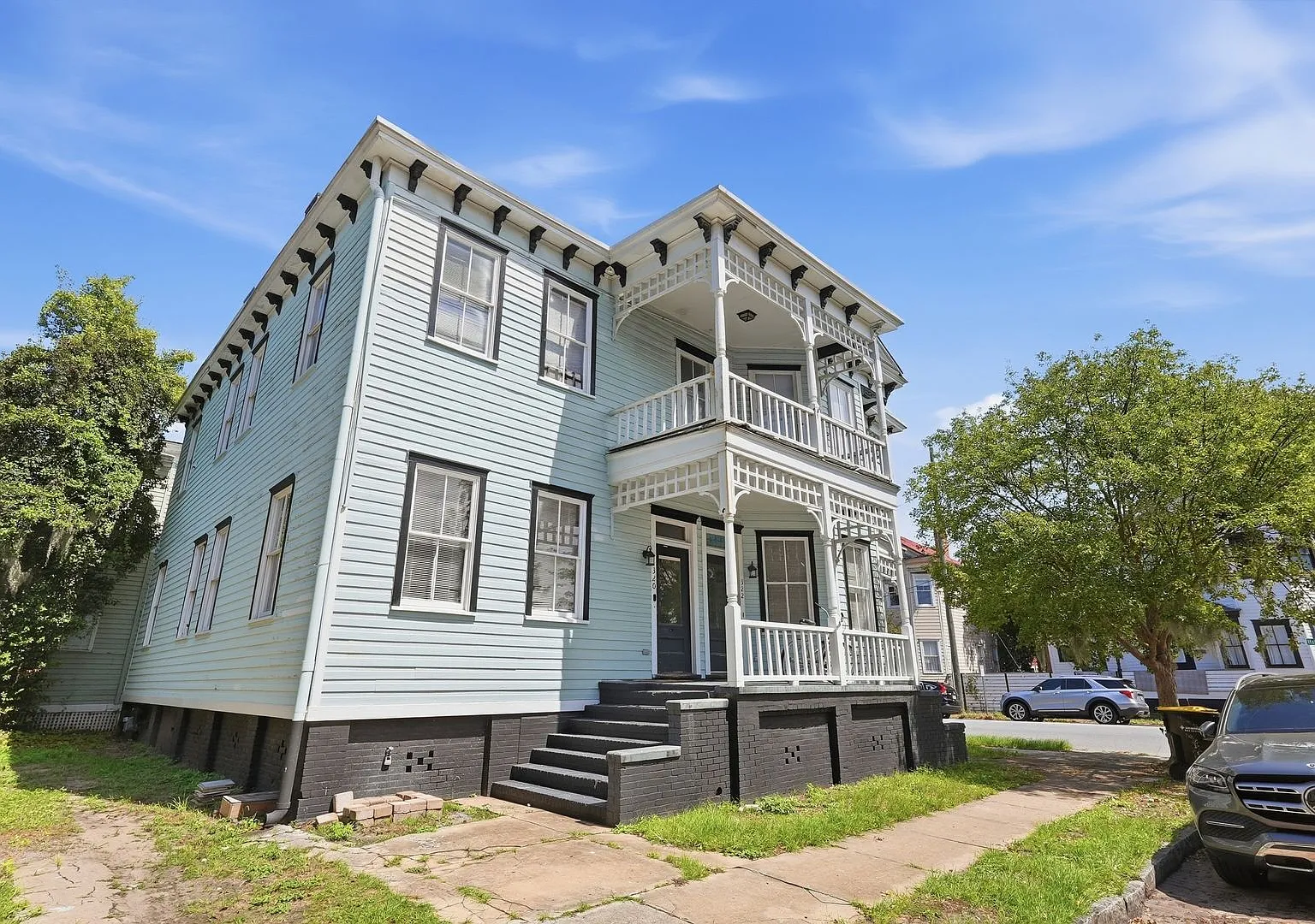 320 E 31st St — Photo 3