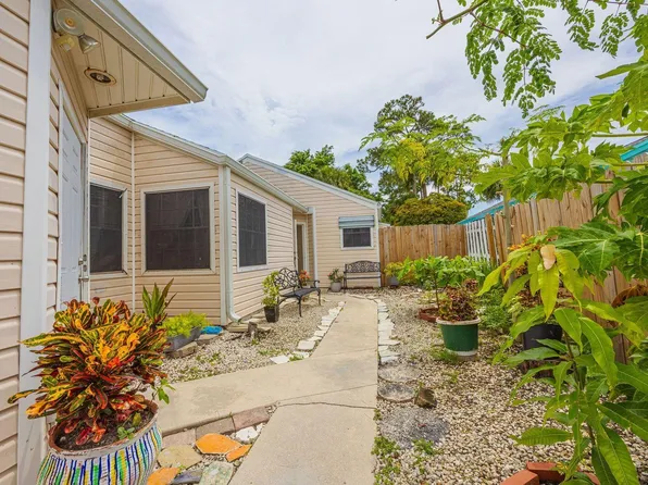 5722 Dewberry Way, West Palm Beach, FL 33415