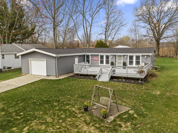 31486 County Line Rd, Dowagiac, MI 49047