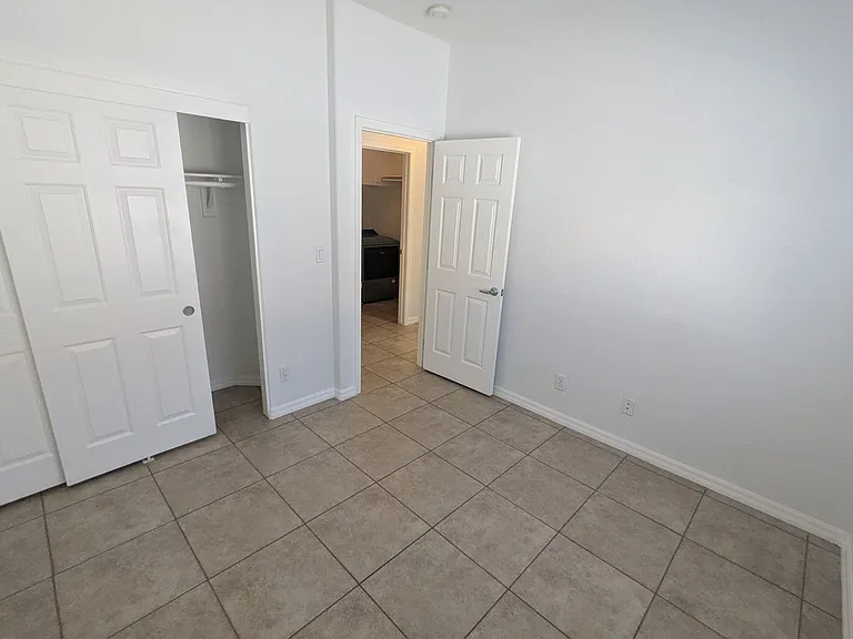 1016 Royal Plum Ln — Photo 35