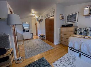 1009 Waverly St #3, Philadelphia, PA 19147
