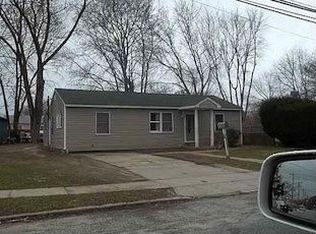 34 E Cherry St, Central Islip, NY 11722