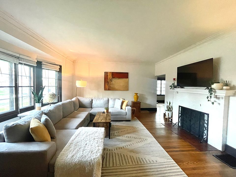 This room is incredibly comfortable with our spacious sectional that also has a trundle bed beneath it.