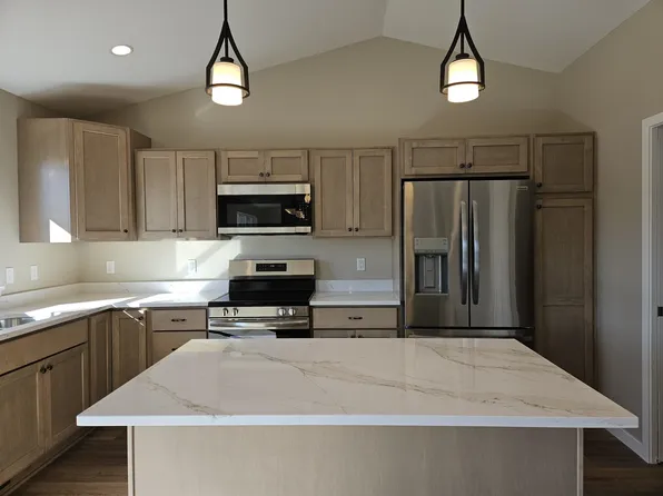 3765 Avery Ln, Janesville, WI 53546