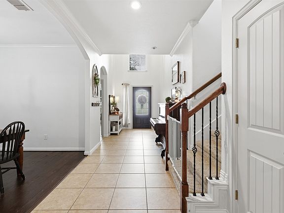 5th image of 1101 Pennybaker Ln