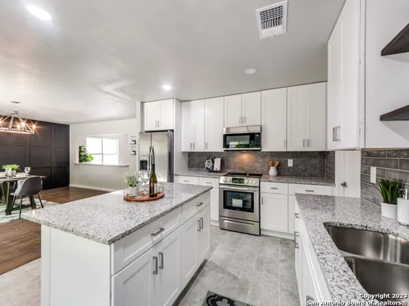 9202 CHINON, San Antonio, TX 78250