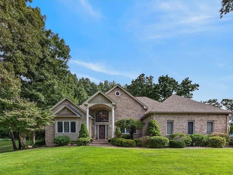 1st image of 31 Hillcrest Cir