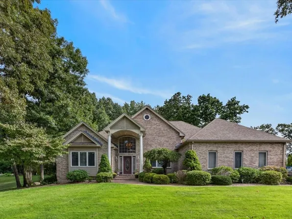 31 Hillcrest Cir, Westfield, MA 01085