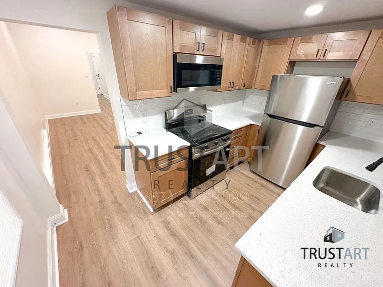 4633 Penn St #1 — Photo 1