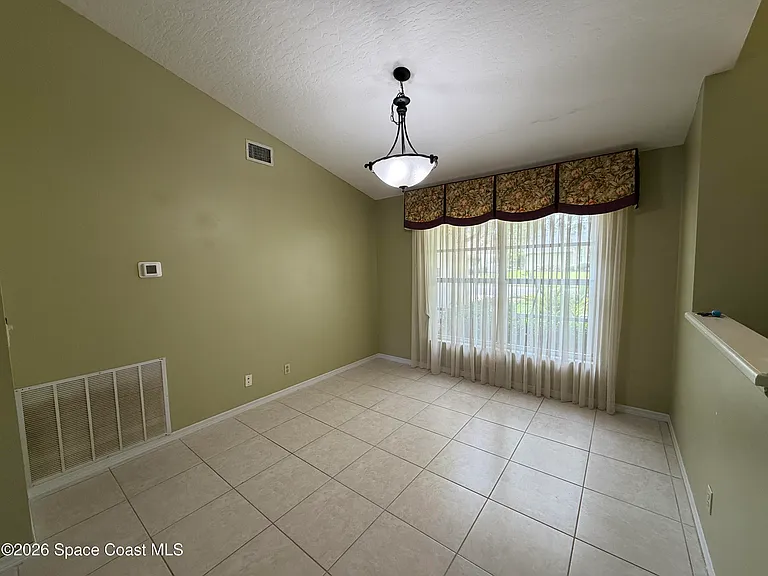 925 Falls Trl — Photo 5