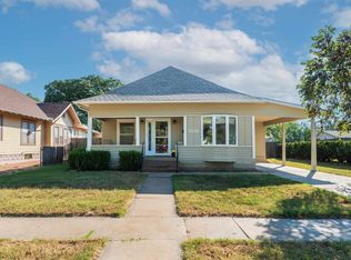 320 Walnut St, Halstead, KS 67056