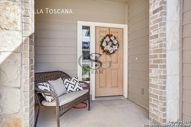 1st image of 27102 Villa Toscana