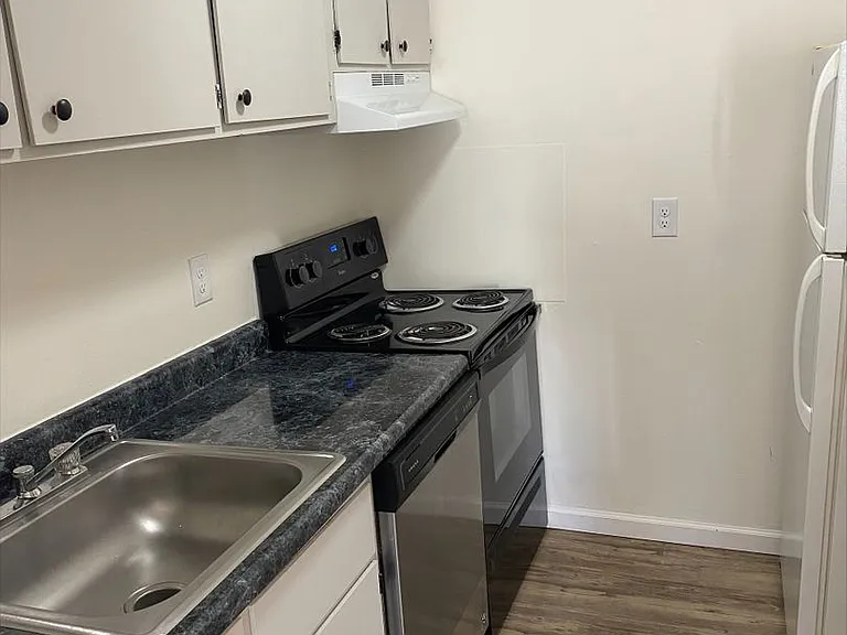 University Park Apartments near Cornell University — Photo 113