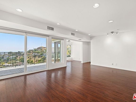 4th image of 8612 Hillside Ave