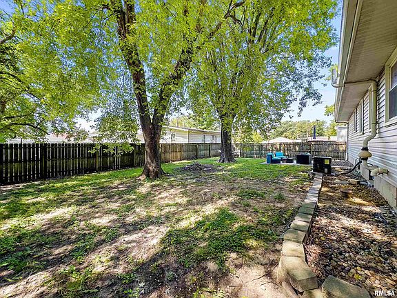 5th image of 3917 Ricketts Ave