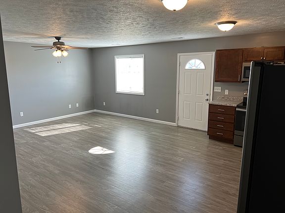 3rd image of 231 N Custer Ave #1