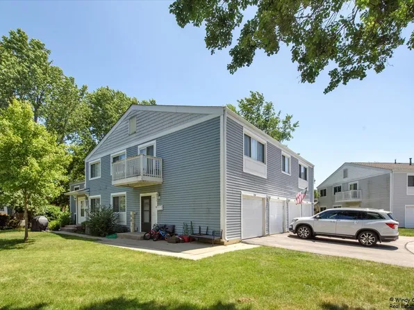 854 Cambridge Pl #128-C, Wheeling, IL 60090