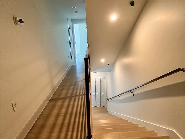 1282 S Leighton Ave — Photo 10