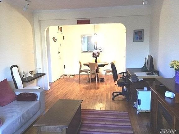 4th image of 58 Grace Ave APT 2C
