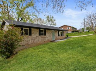 730 E Spencer Rd, Campton, KY 41301