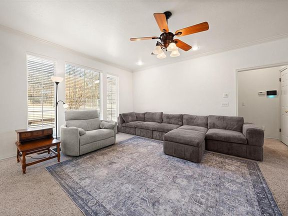 5th image of 4001 Berkshire Dr