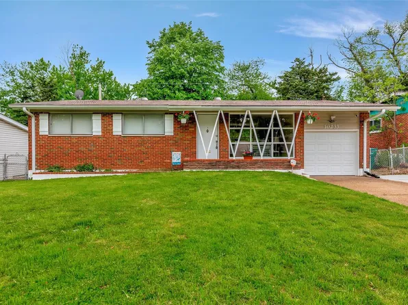 10233 Viscount Dr, Saint Louis, MO 63136