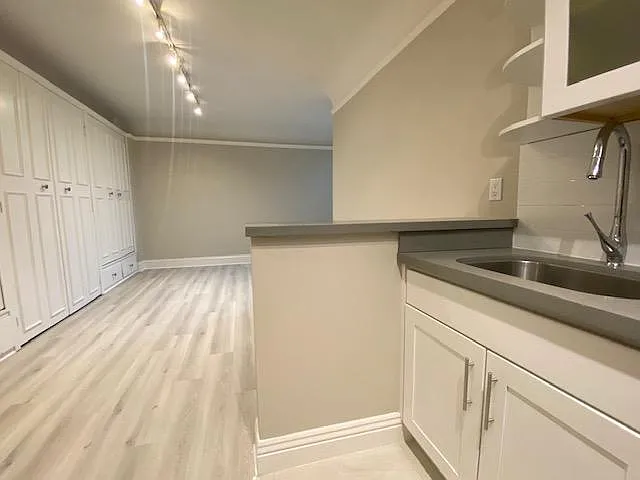 Nob Hill Place ~ Newly renovated residences with spacious layouts, elegant quartz counters, stainless steel appliances, designer wood flooring, track lighting