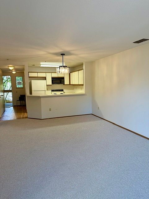 1st image of 1422 S Villa Way