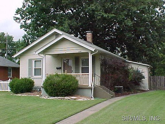 2nd image of 2261 Woodlawn Ave