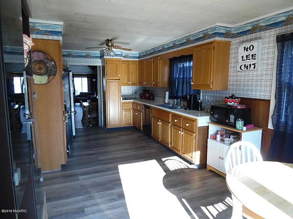 2nd image of 23884 Brady St