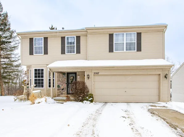2507 Driftwood Dr, Waterford, MI 48329