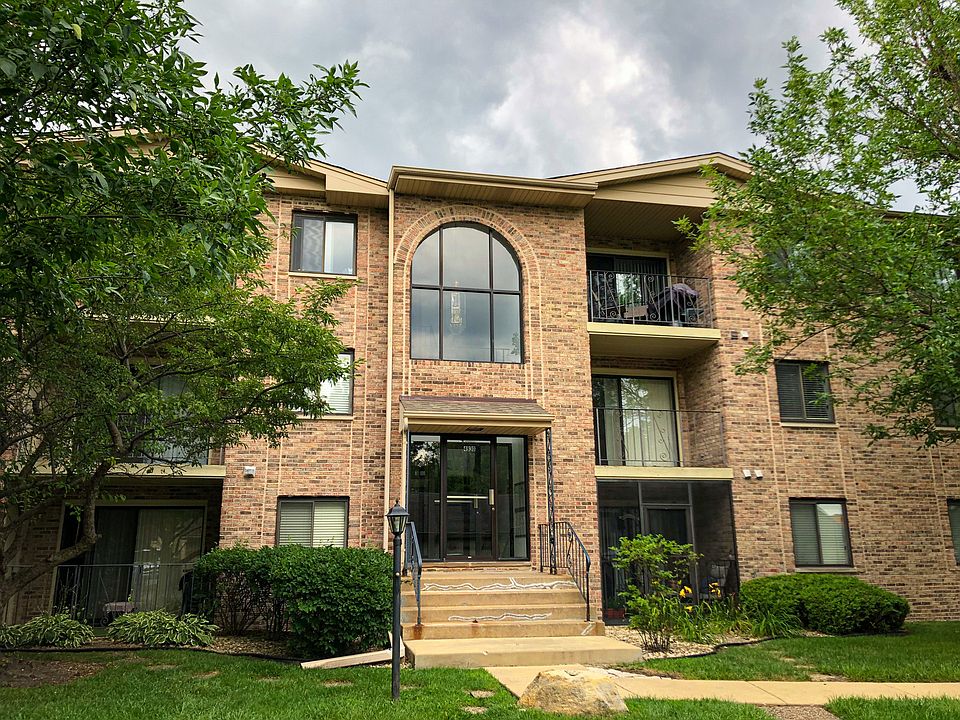 1st image of 4930 134th St APT 104