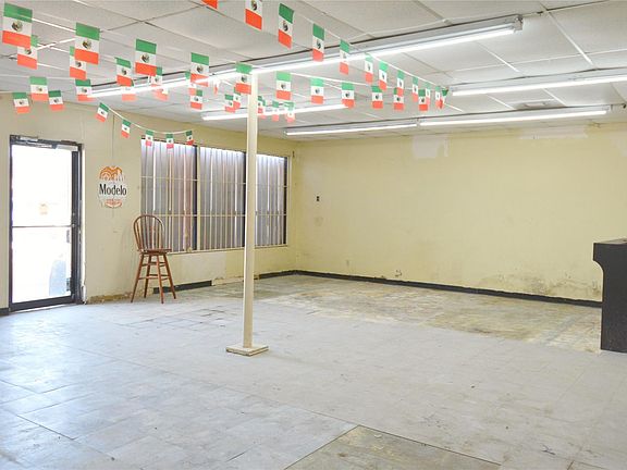 3rd image of 10013 W Montgomery Rd