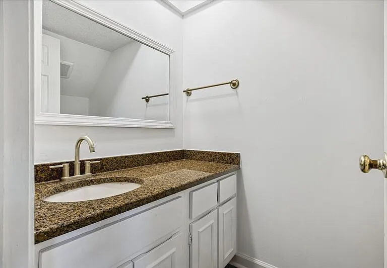 1694 Belvedere Ct — Photo 16