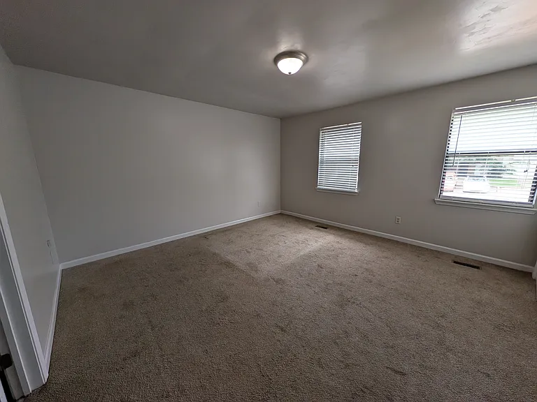 5545 Saint James St — Photo 7