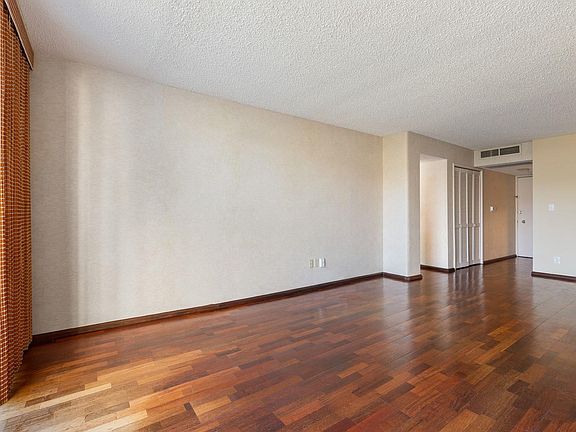4th image of 440 Seaside Ave APT 804