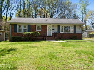 1420 Edgewater Dr, Charlotte, NC 28210