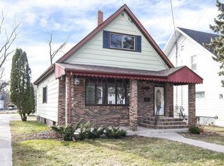 1105 10th St S, Fargo, ND 58103