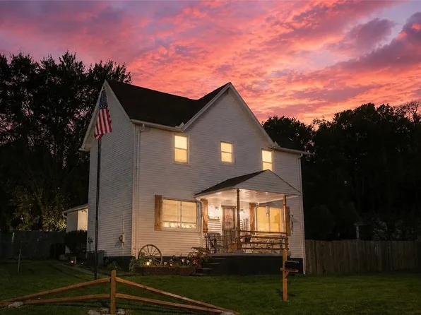9966 Broadway St, Irwin, PA 15642