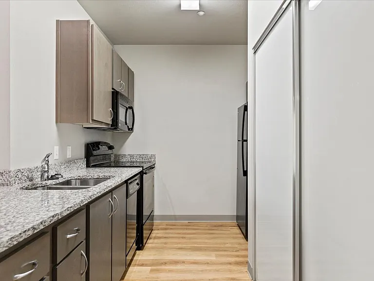 The 951 Apartments — Photo 7